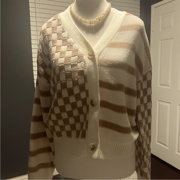 Sincerly Jules Sweaters - New Sincerely Jules Cream and Brown Checkered Cardigan. Size M